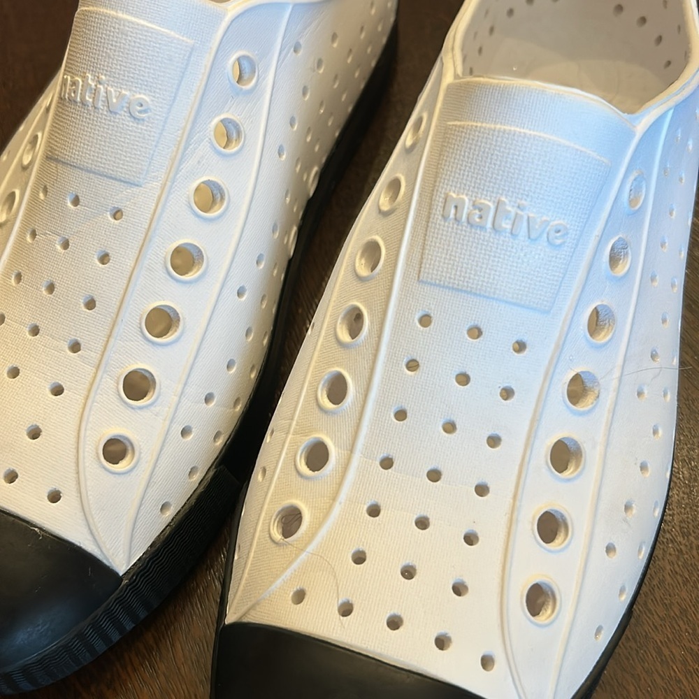 Native Jefferson Women's Size 9 - Picture 2 of 9